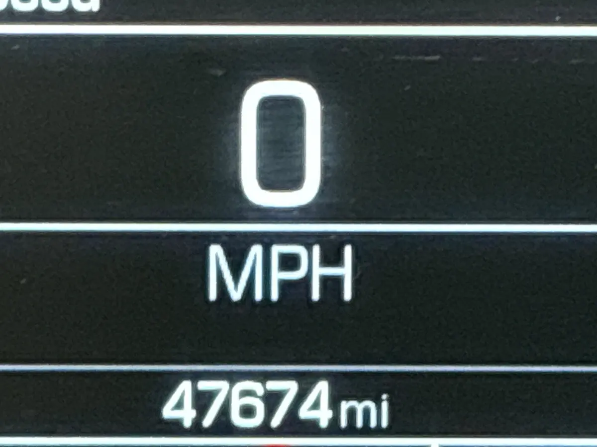 Vehicle photo 23