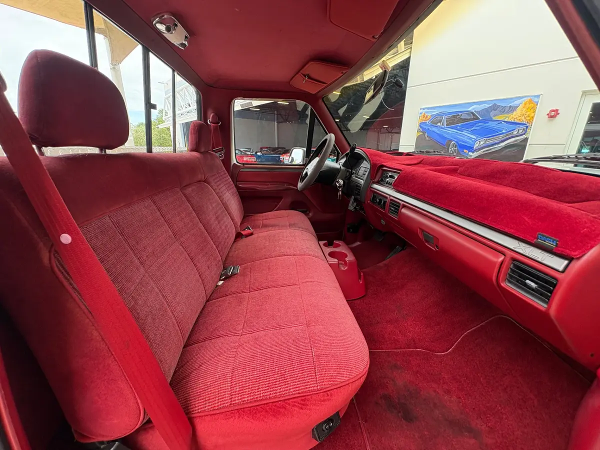 Vehicle photo 38