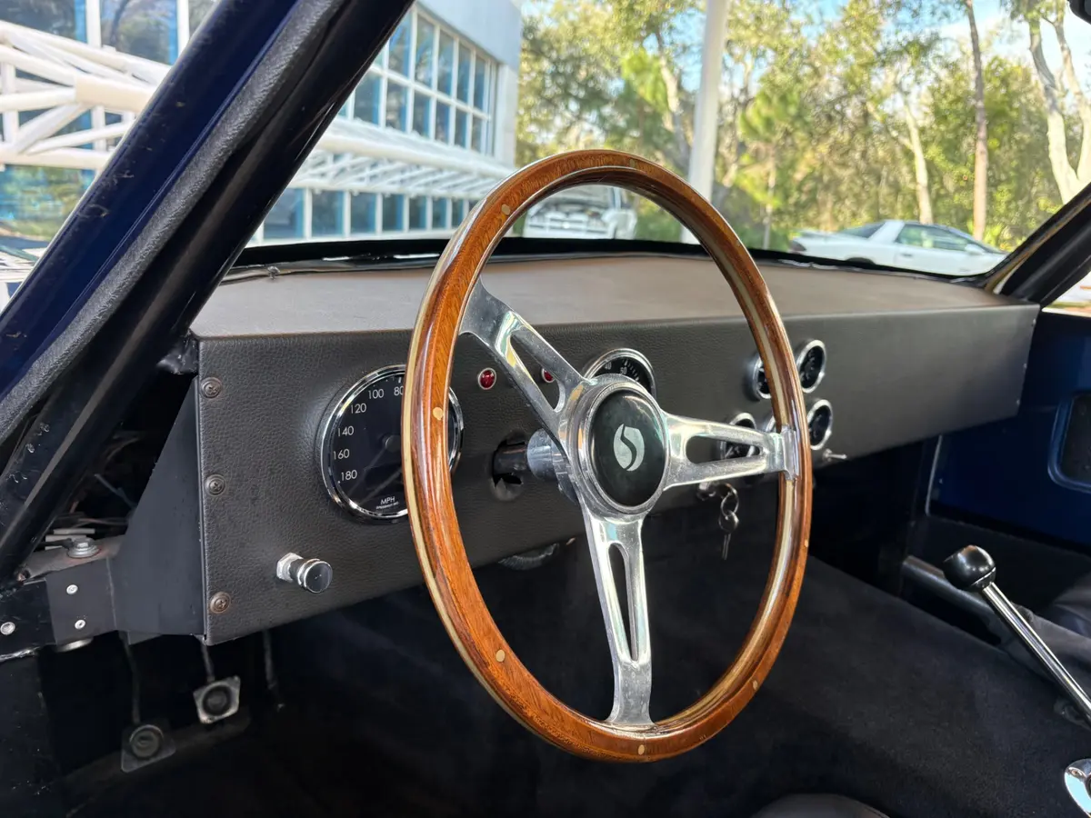 Vehicle photo 35