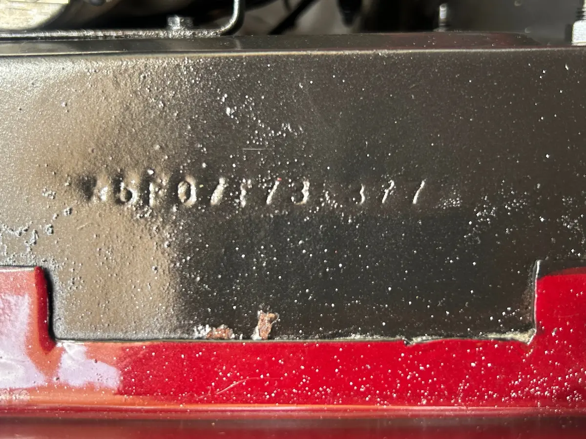 Vehicle photo 12