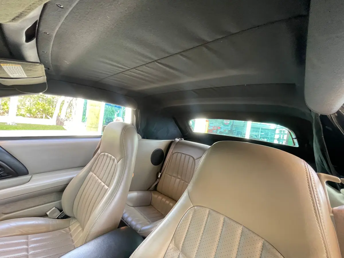 Vehicle photo 23