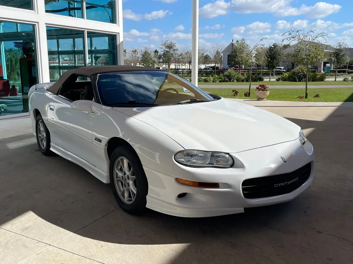 Vehicle photo 5