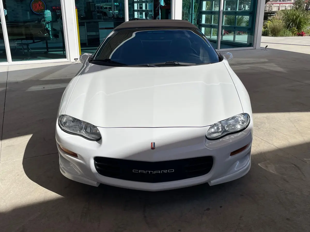 Vehicle photo 4