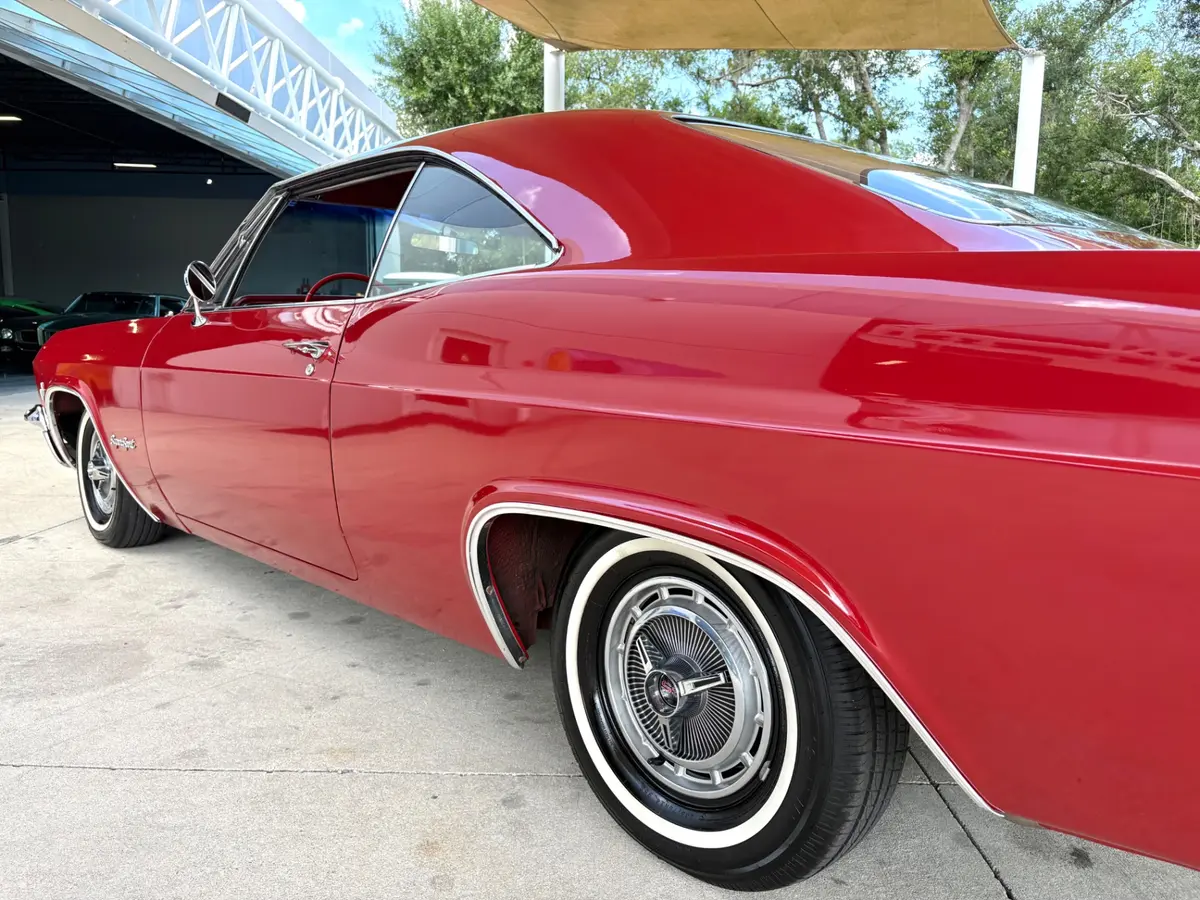 Vehicle photo 14