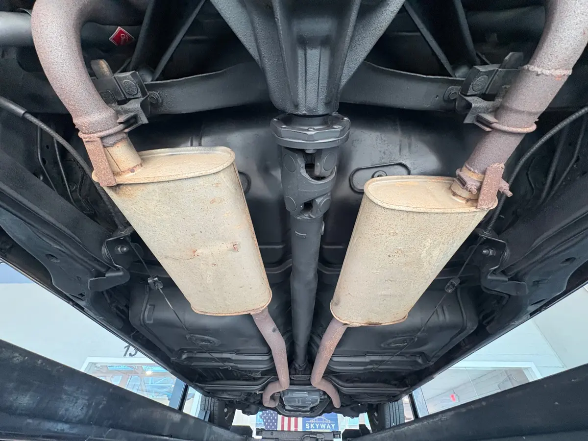 Vehicle photo 47