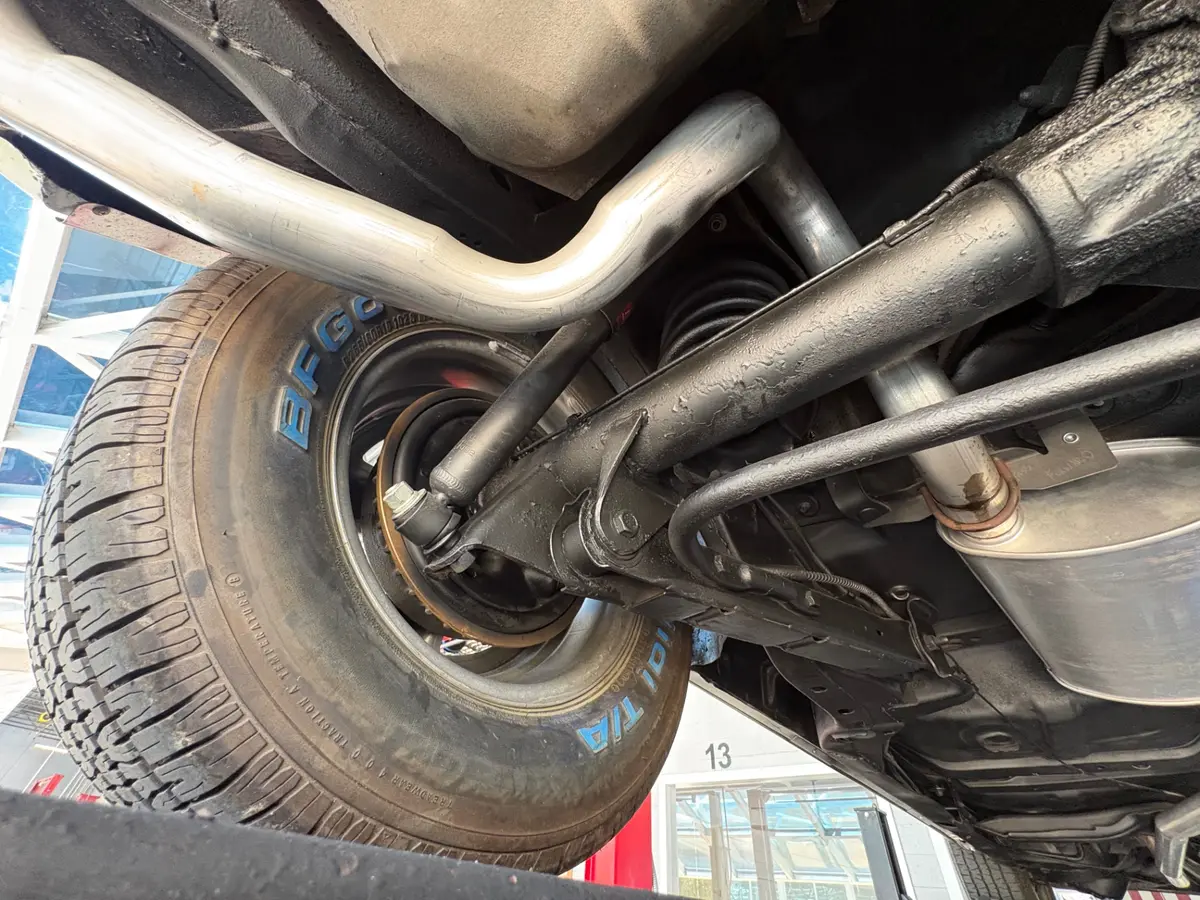 Vehicle photo 49