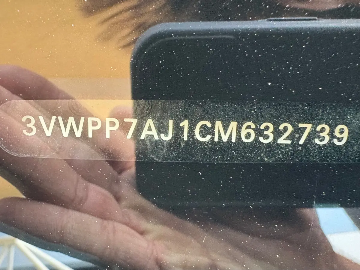 Vehicle photo 23