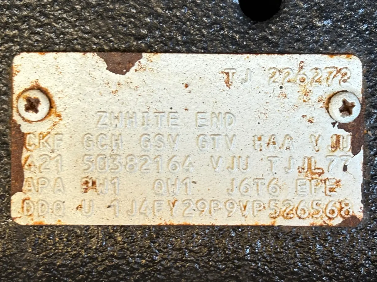 Vehicle photo 26