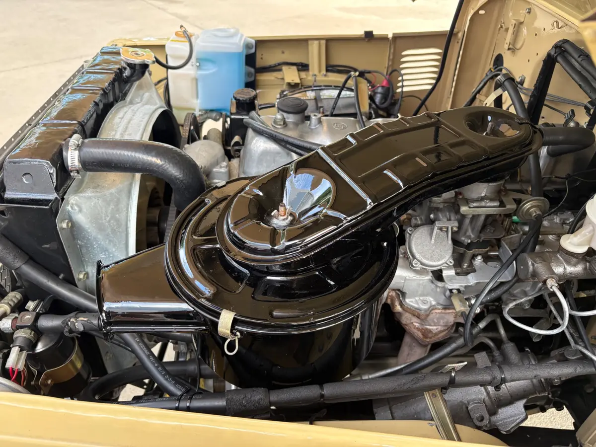 Vehicle photo 29
