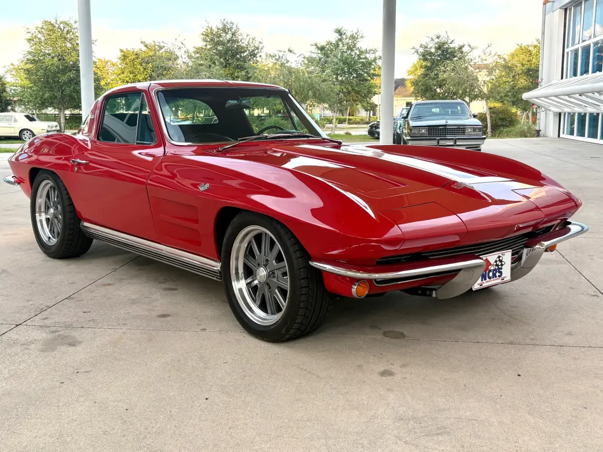 Vehicle photo 4