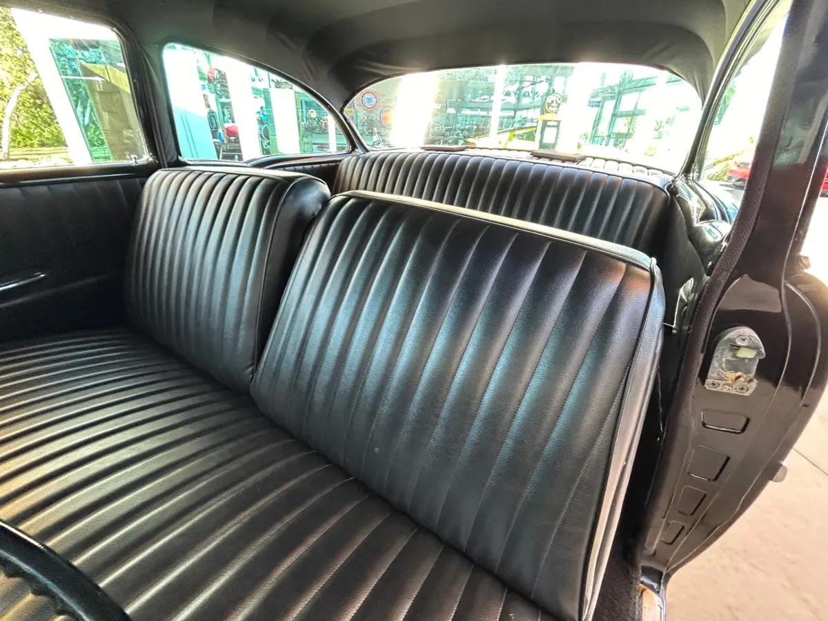 Vehicle photo 22