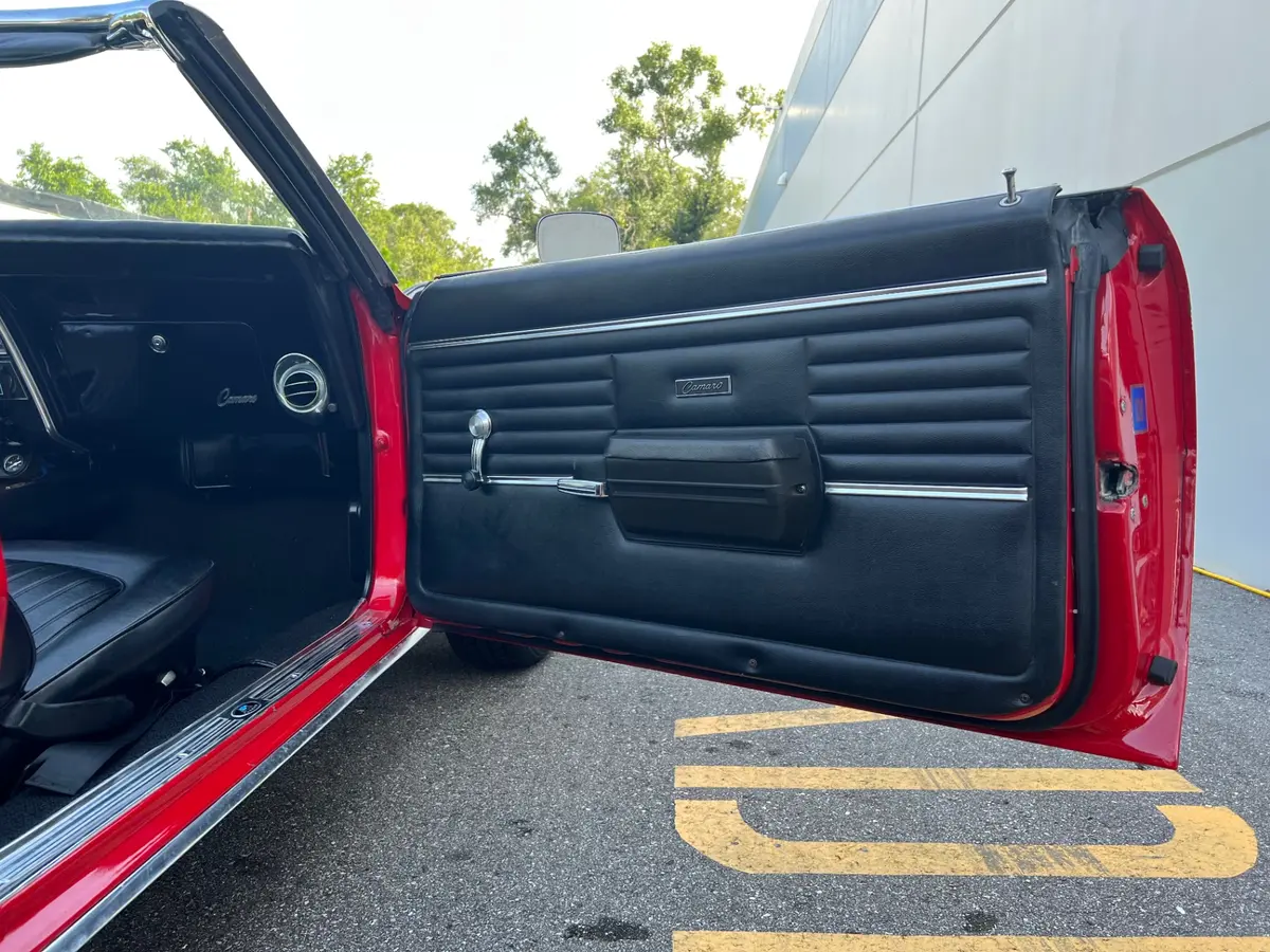 Vehicle photo 38
