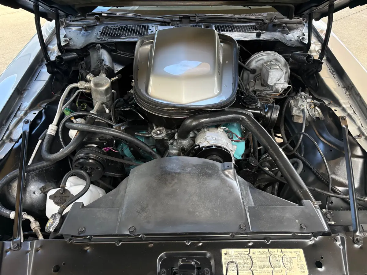 Vehicle photo 30