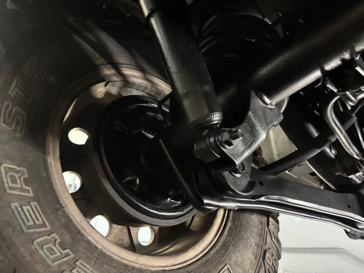 Vehicle photo 34