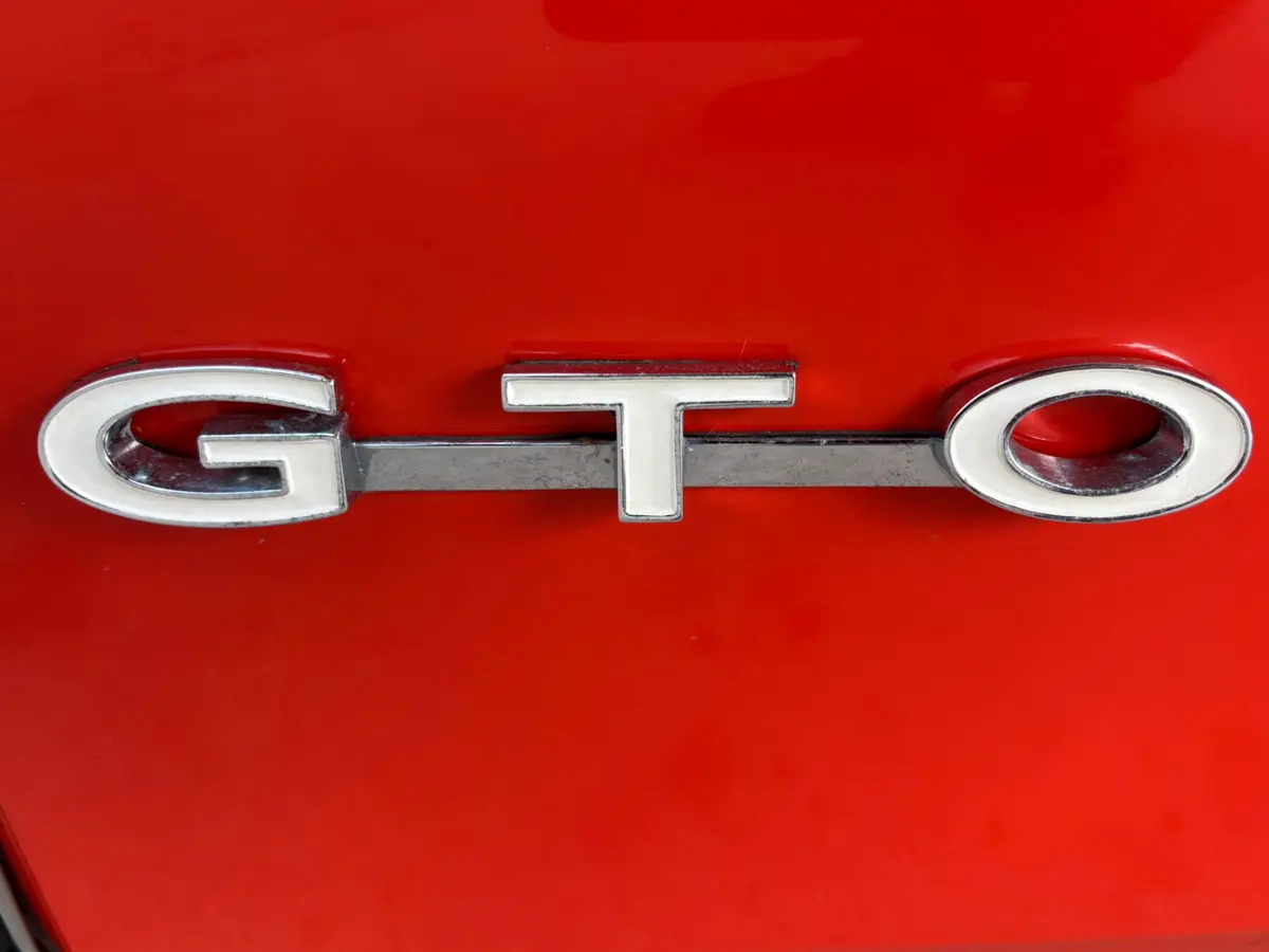 Vehicle photo 26
