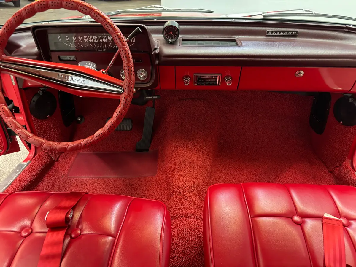 Vehicle photo 22