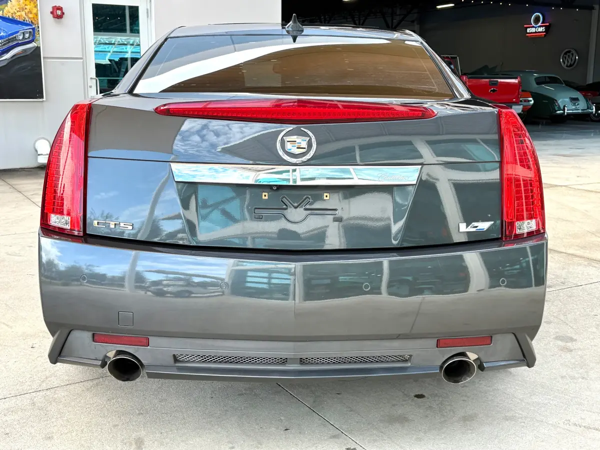 Vehicle photo 7