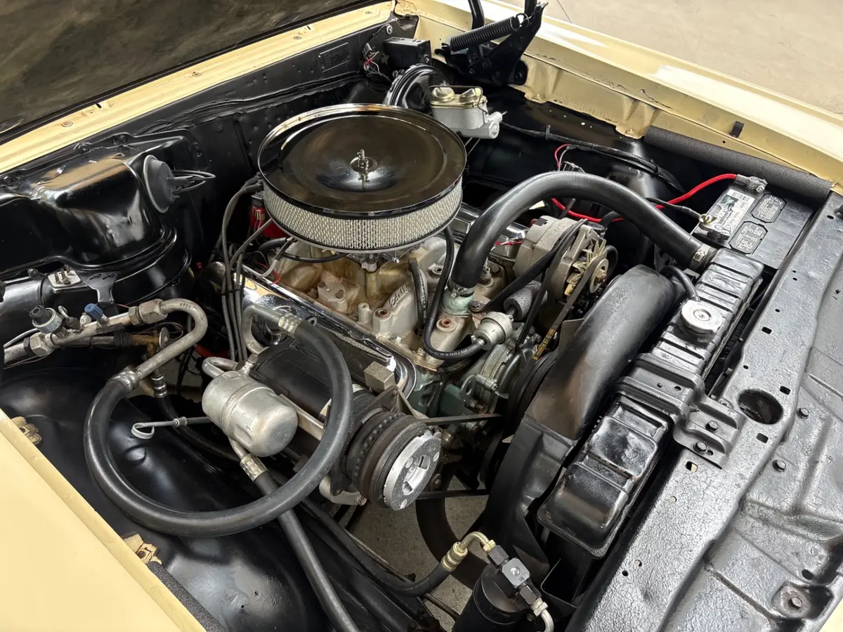 Vehicle photo 32