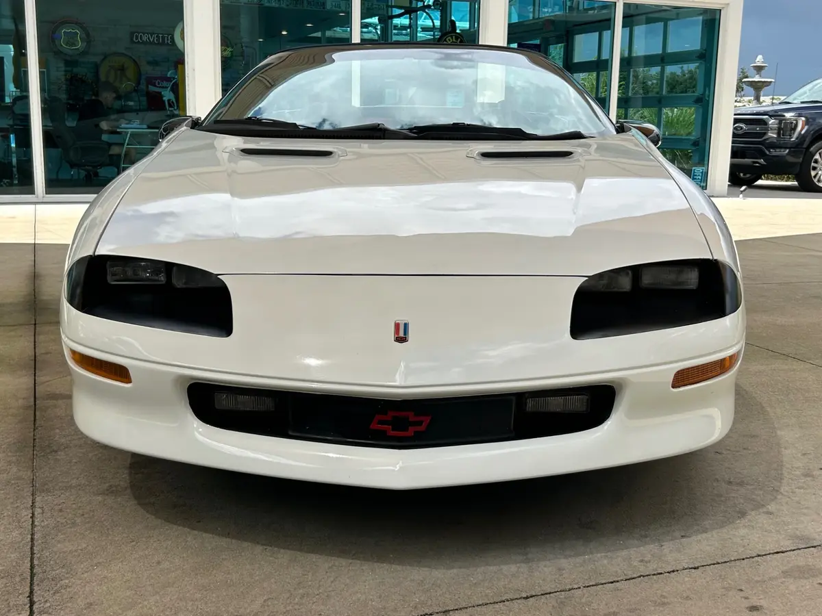 Vehicle photo 2