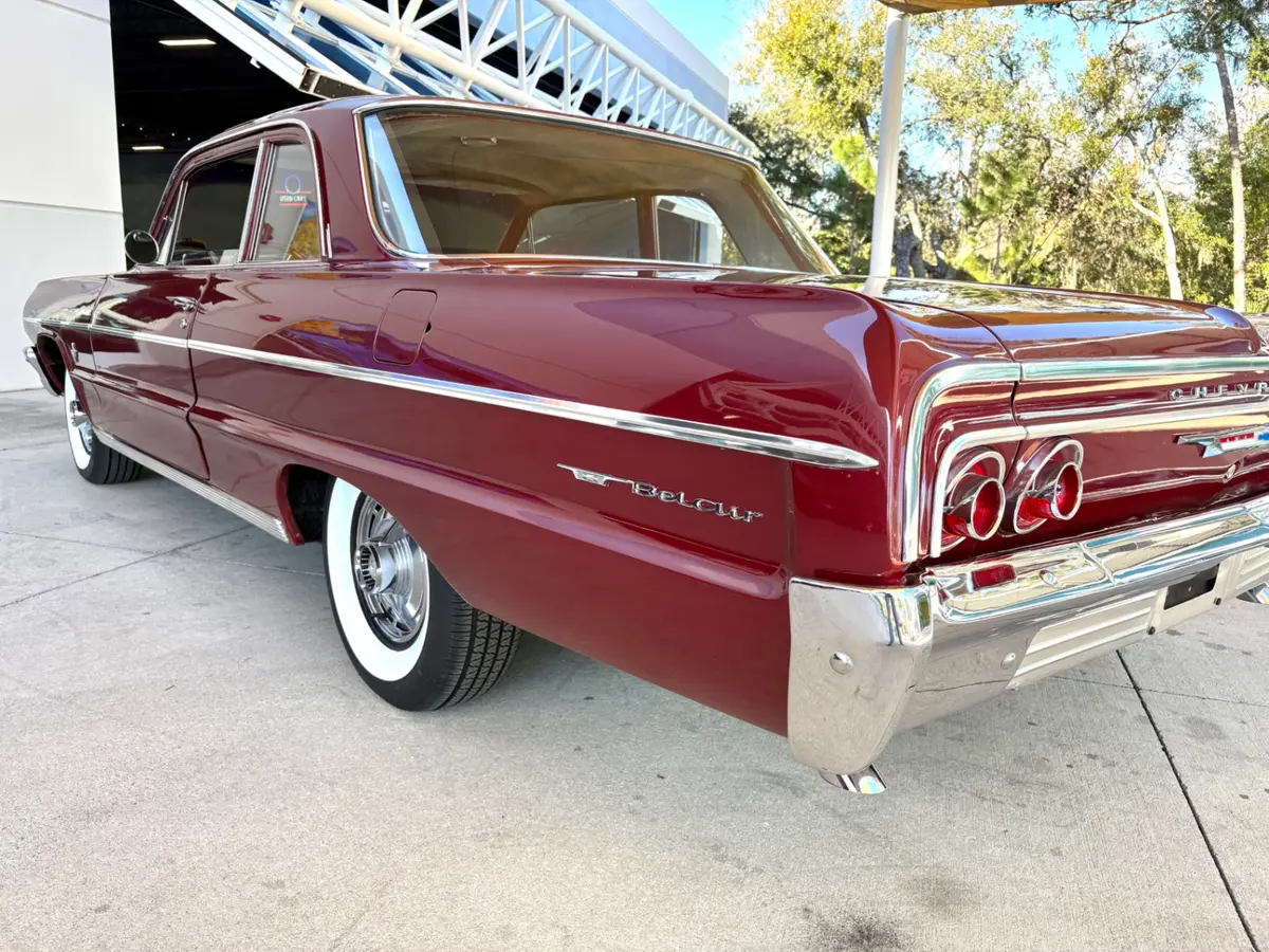 Vehicle photo 16