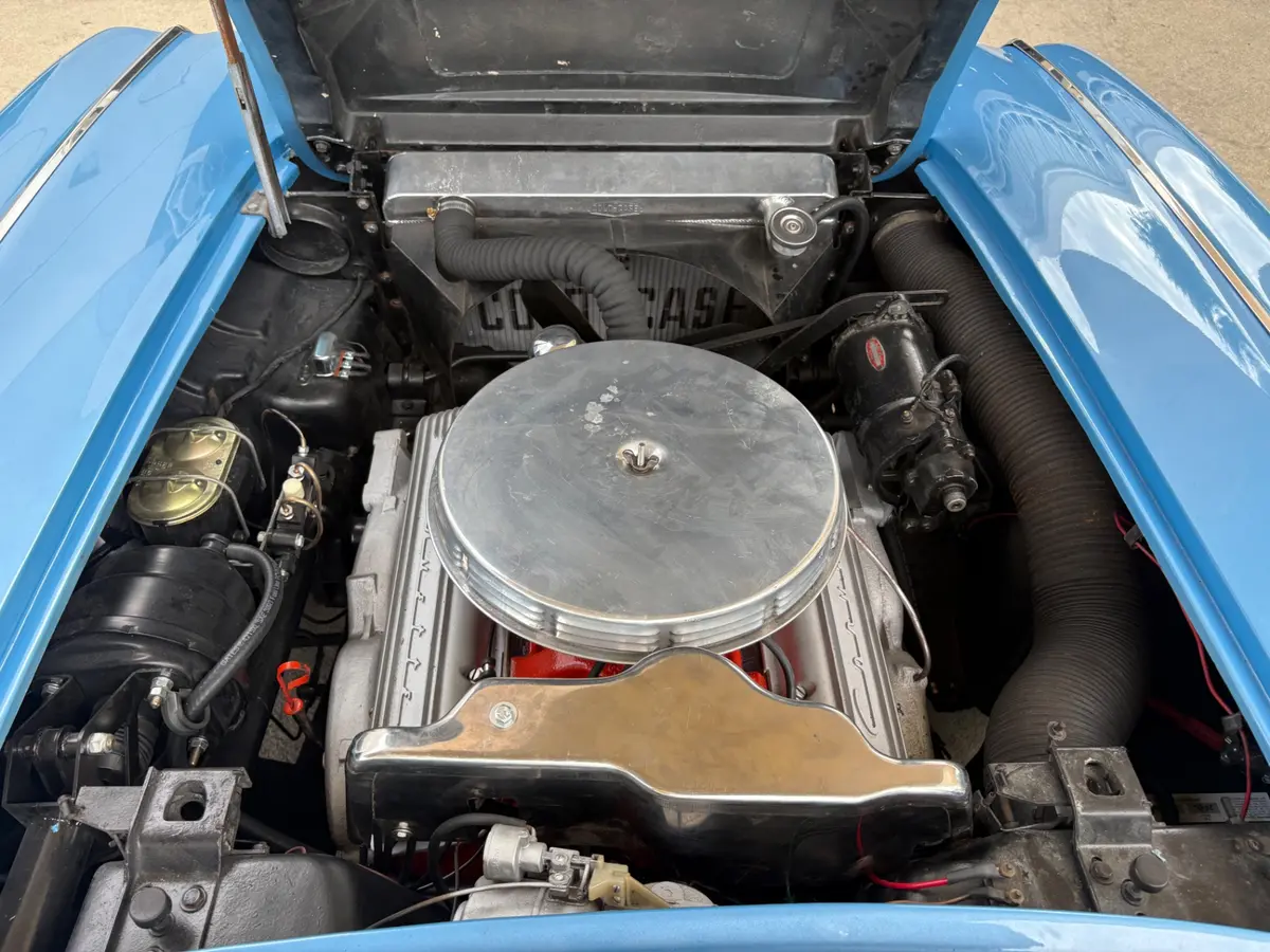 Vehicle photo 28