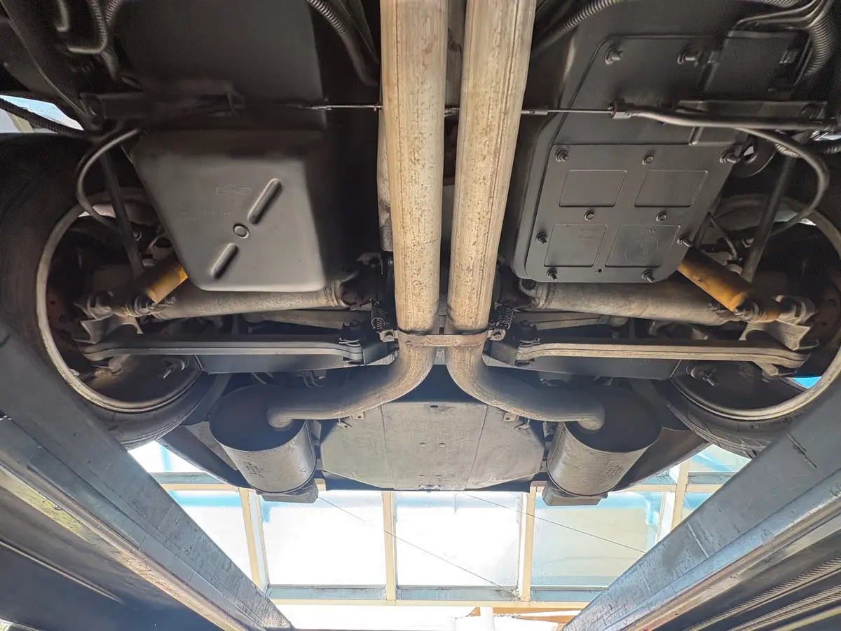 Vehicle photo 56
