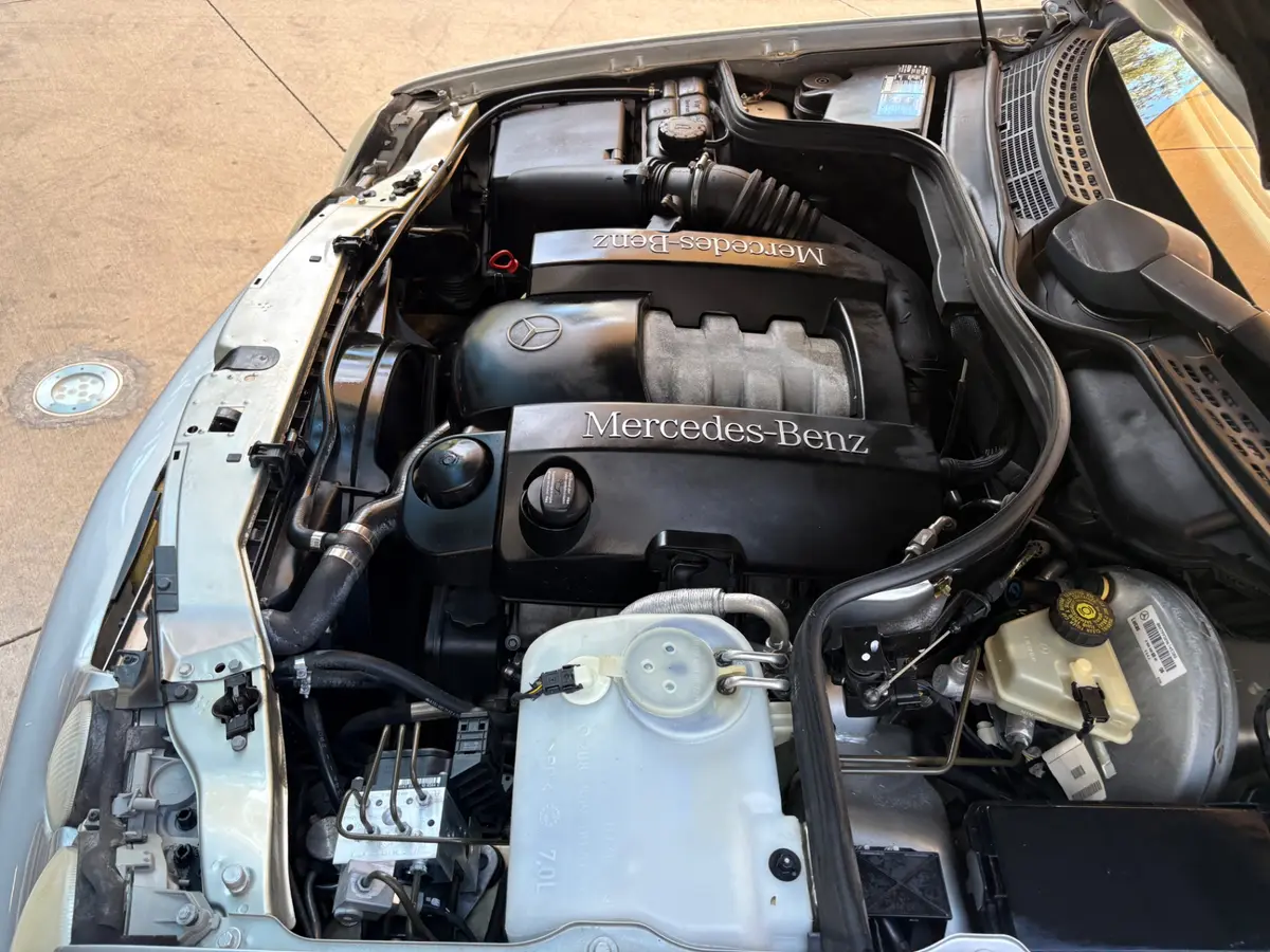 Vehicle photo 34
