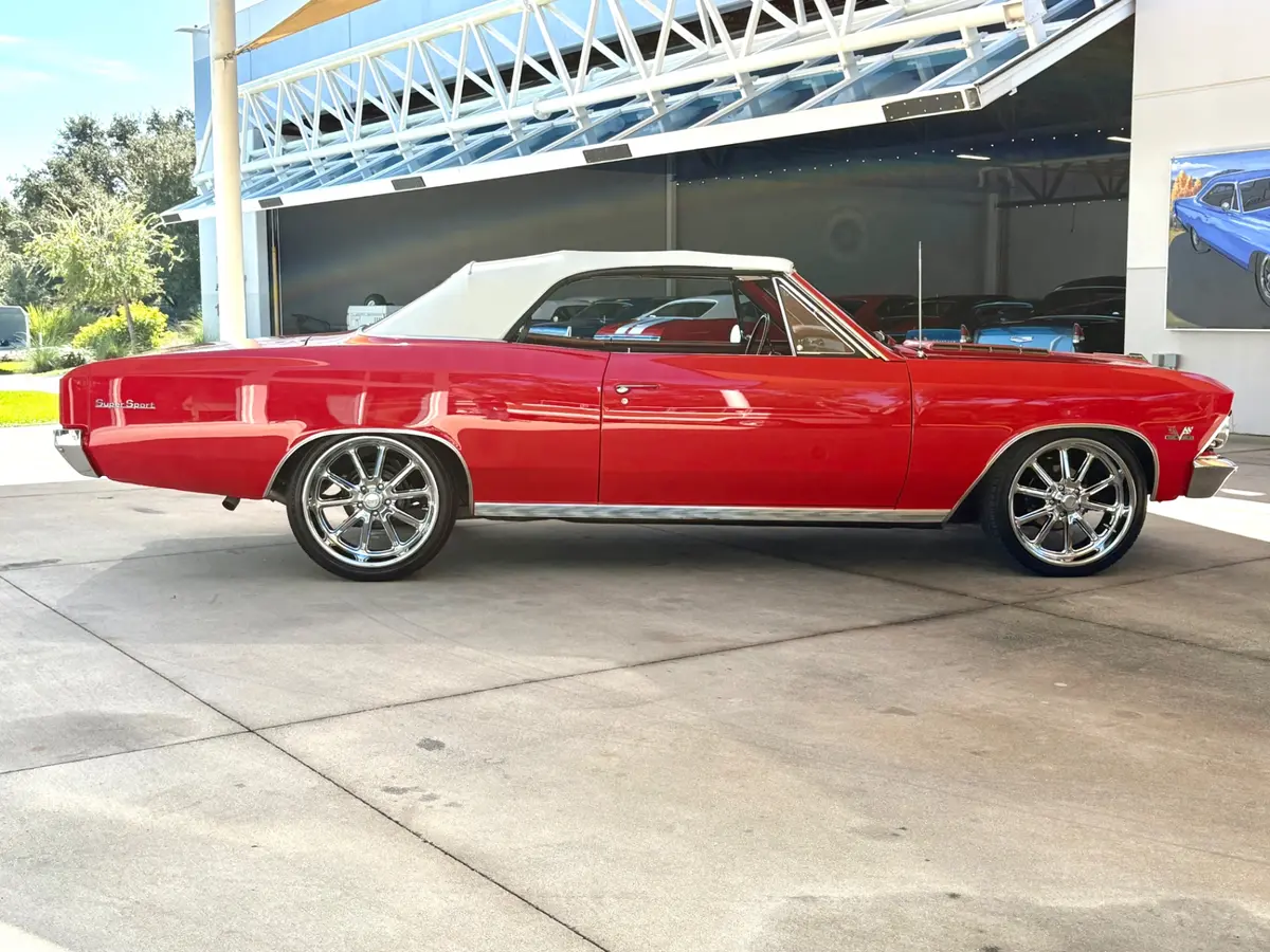 Vehicle photo 21