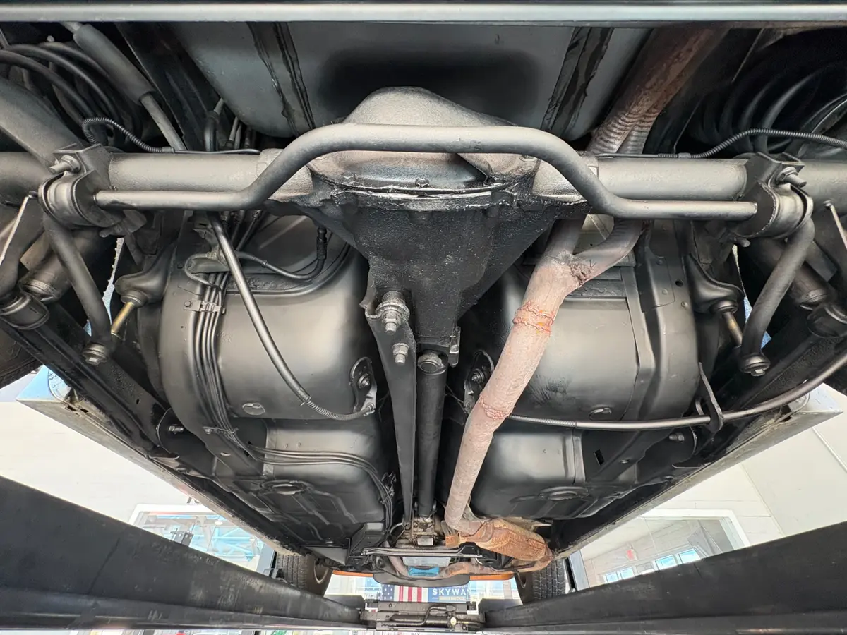Vehicle photo 50