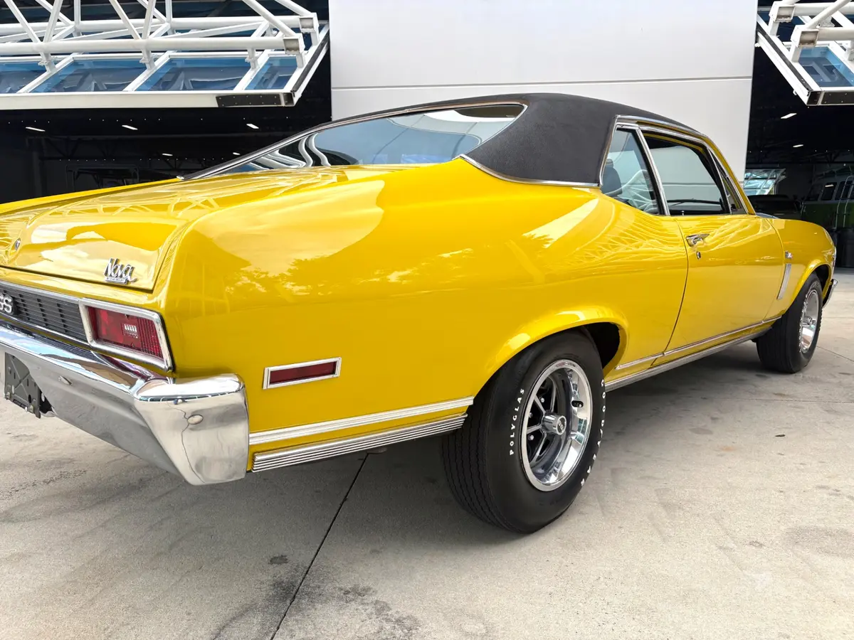 Vehicle photo 16