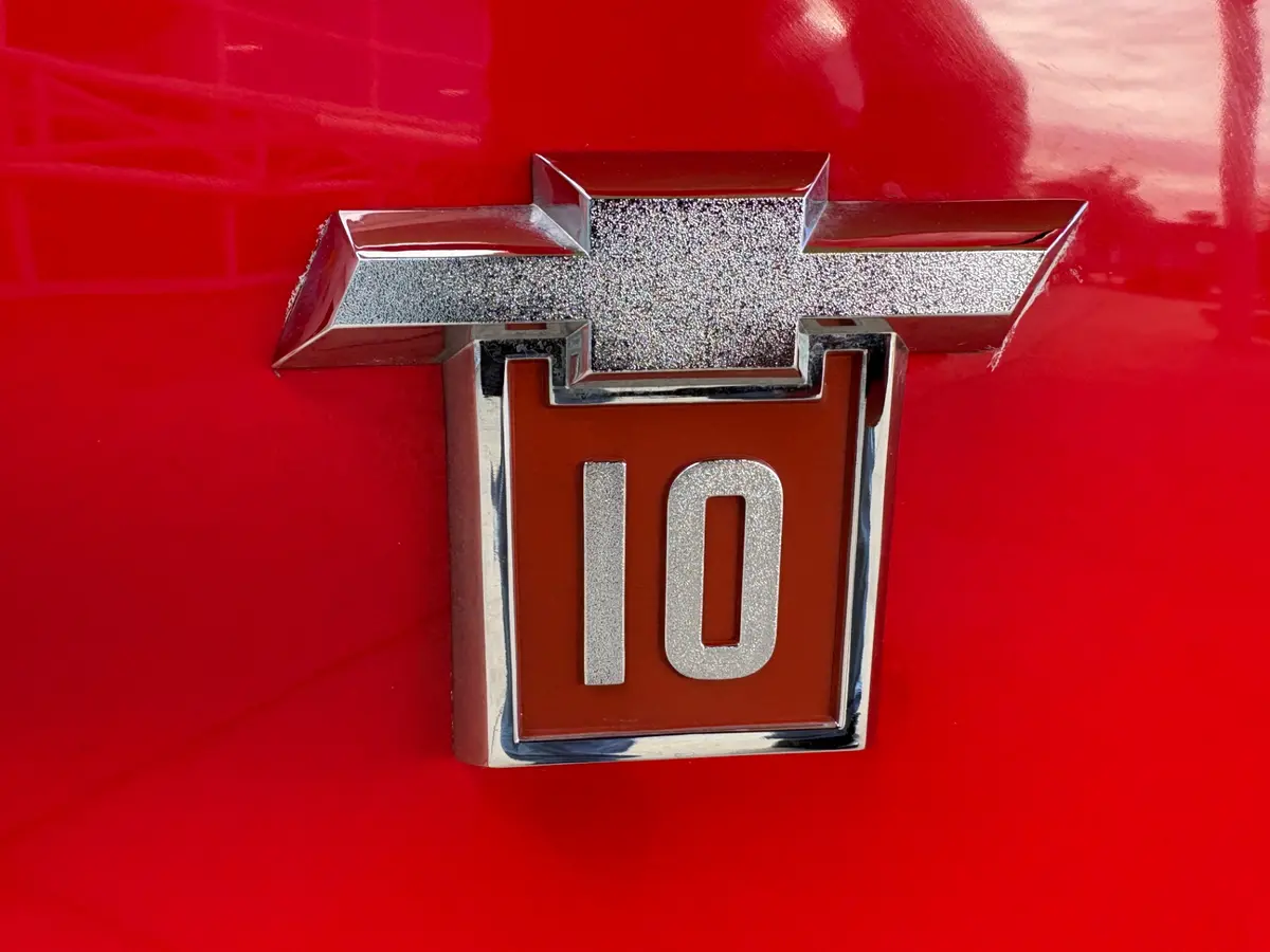 Vehicle photo 22