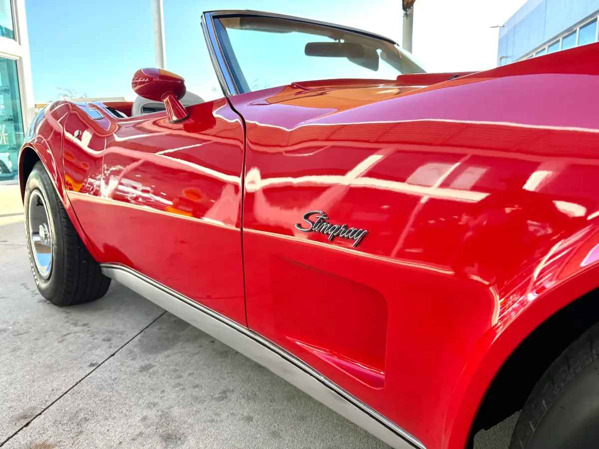 Vehicle photo 18
