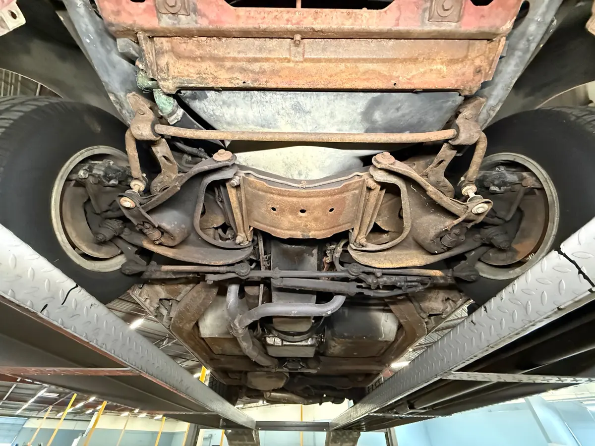 Vehicle photo 30