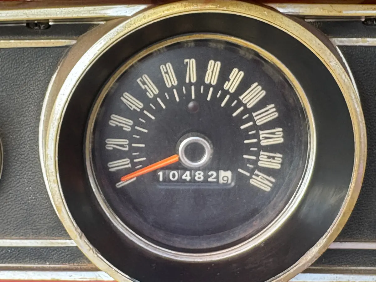 Vehicle photo 30