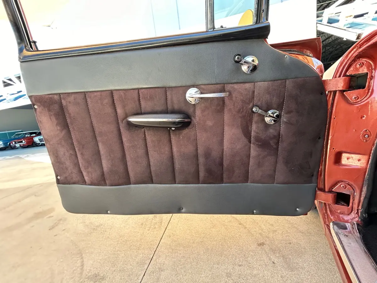 Vehicle photo 19