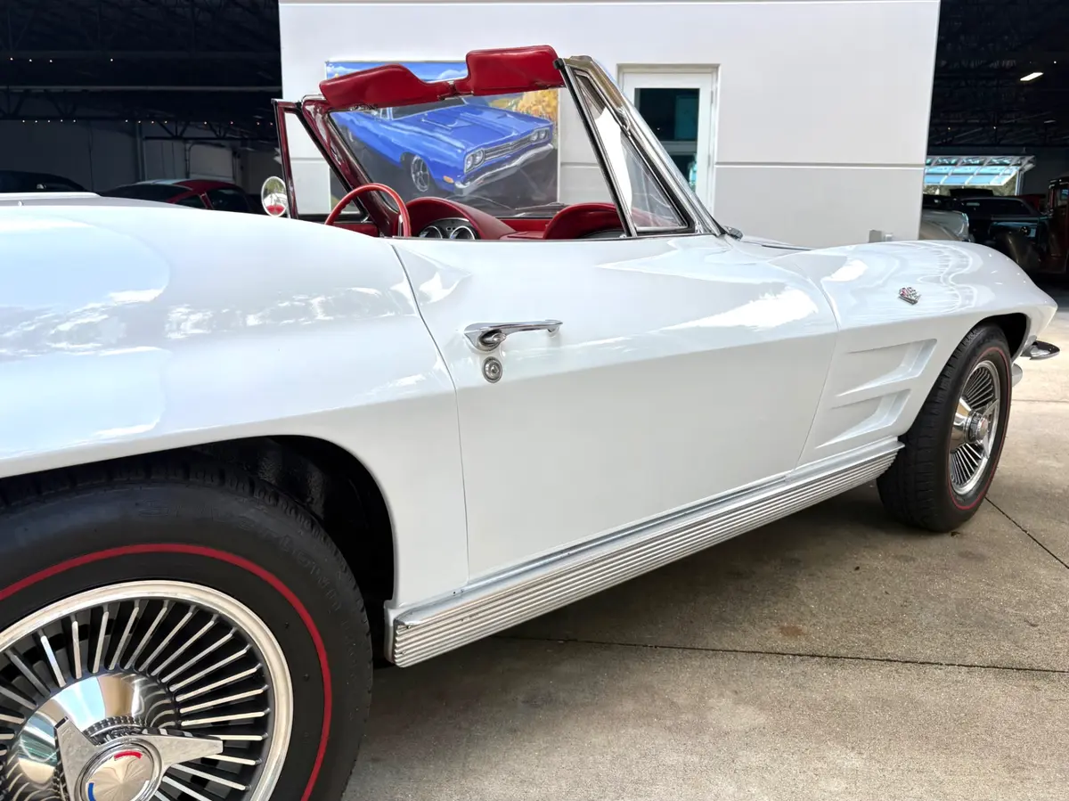 Vehicle photo 17