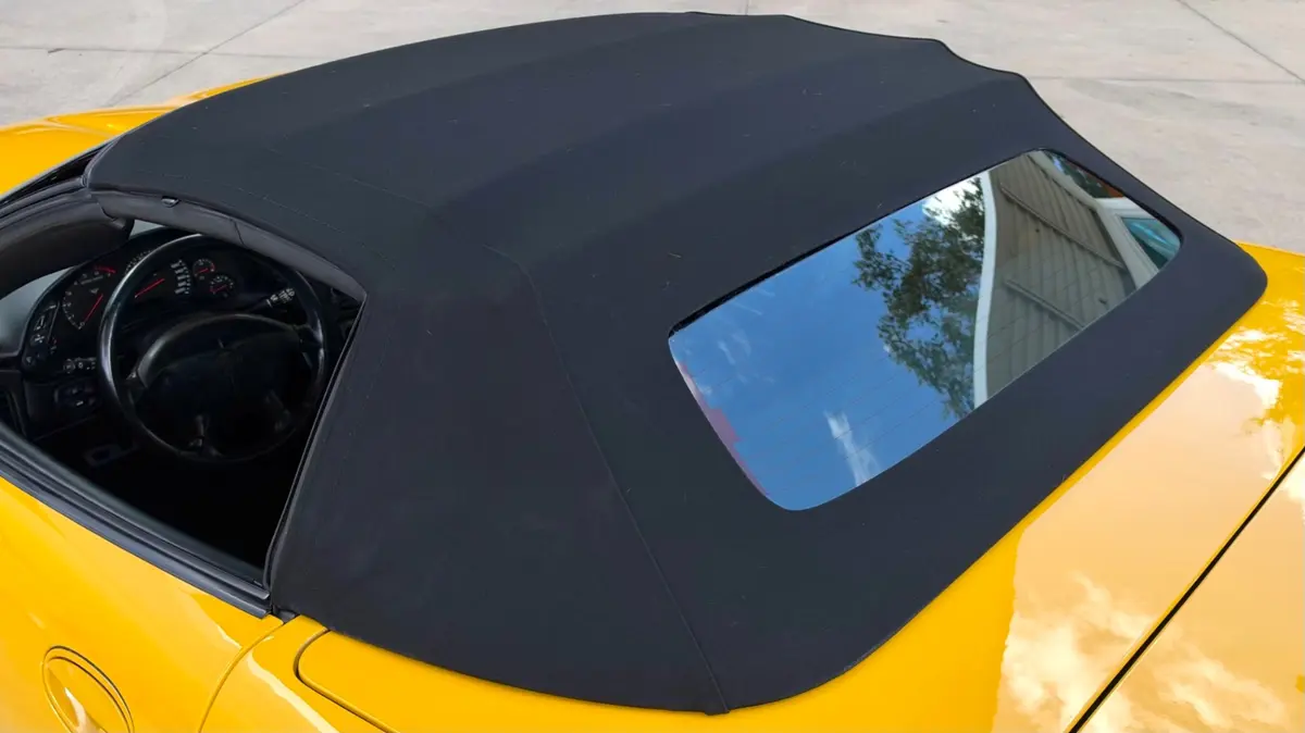 Vehicle photo 24