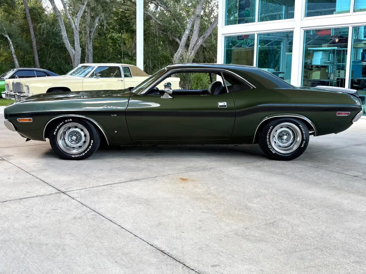 Vehicle photo 10