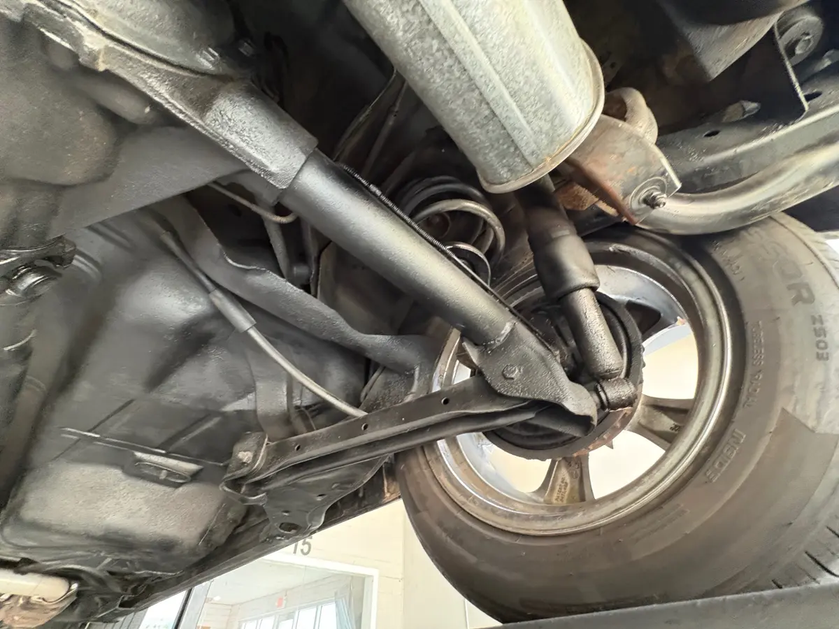 Vehicle photo 43