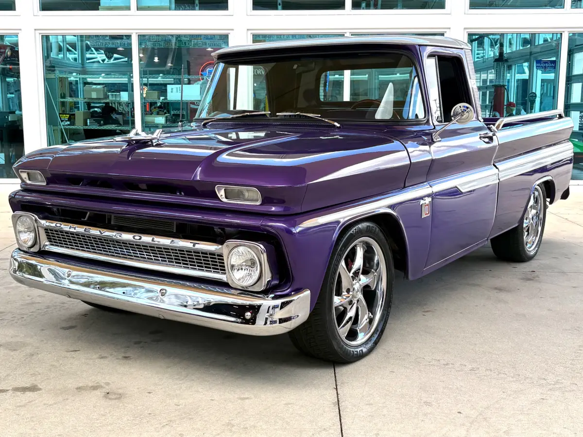 Vehicle photo 11