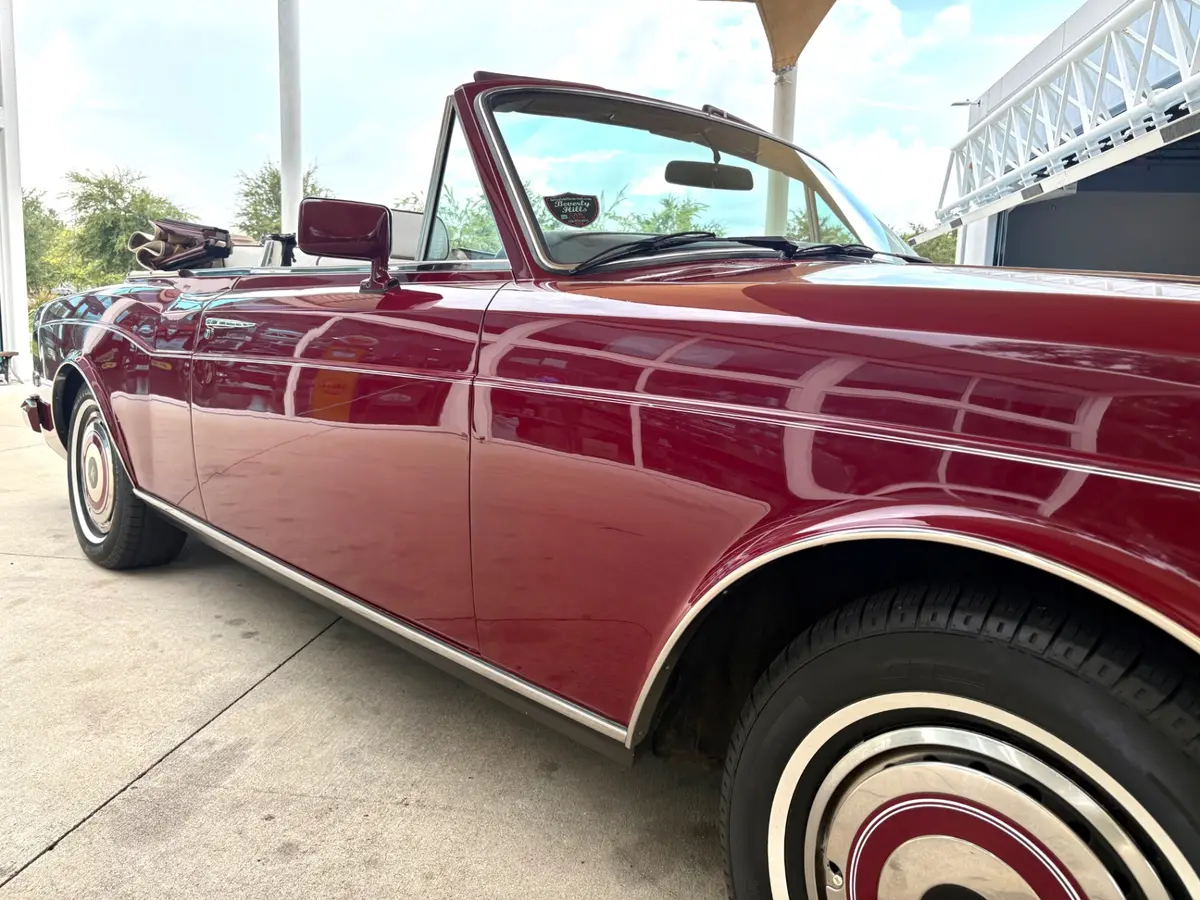 Vehicle photo 18