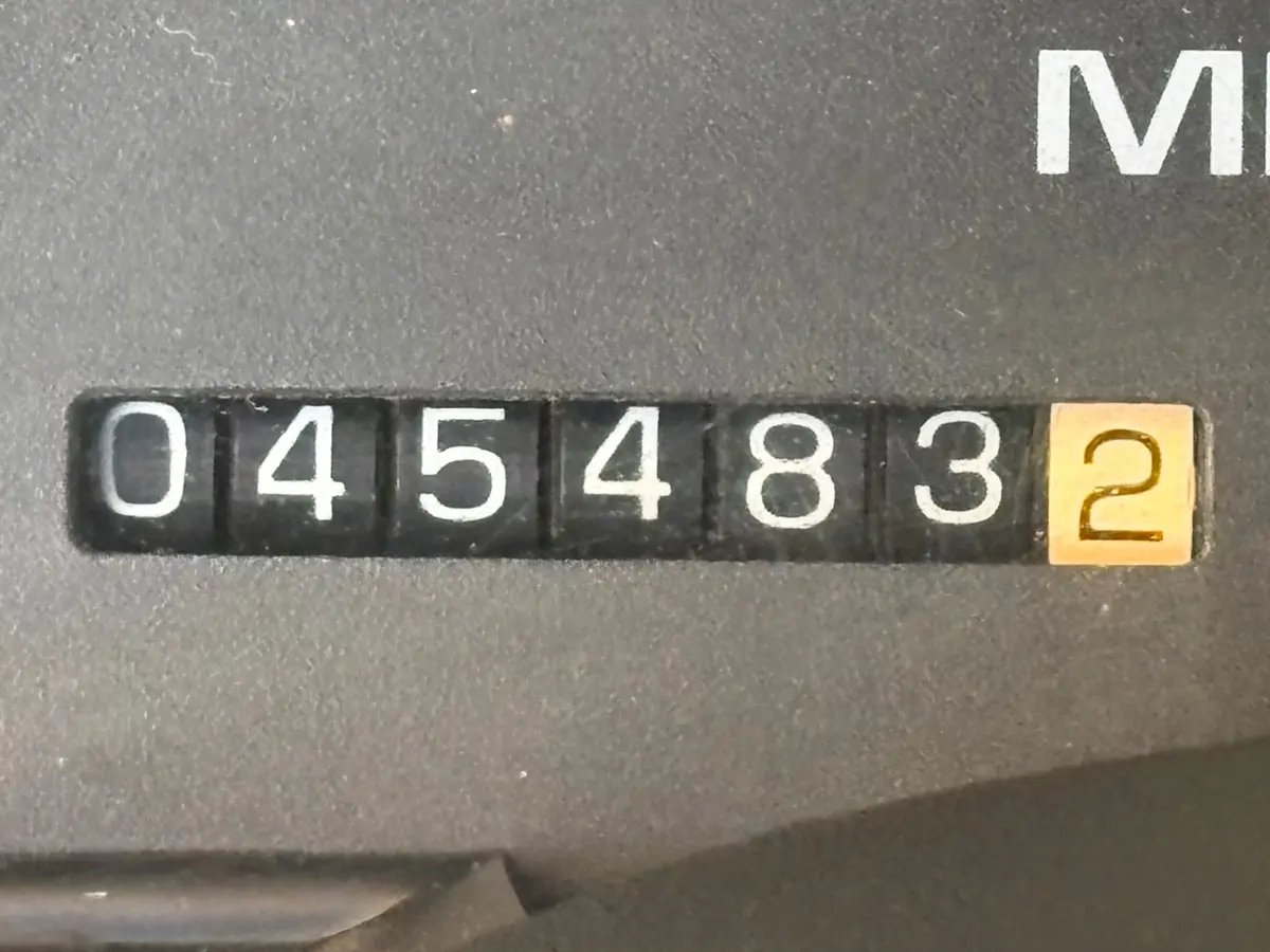 Vehicle photo 27
