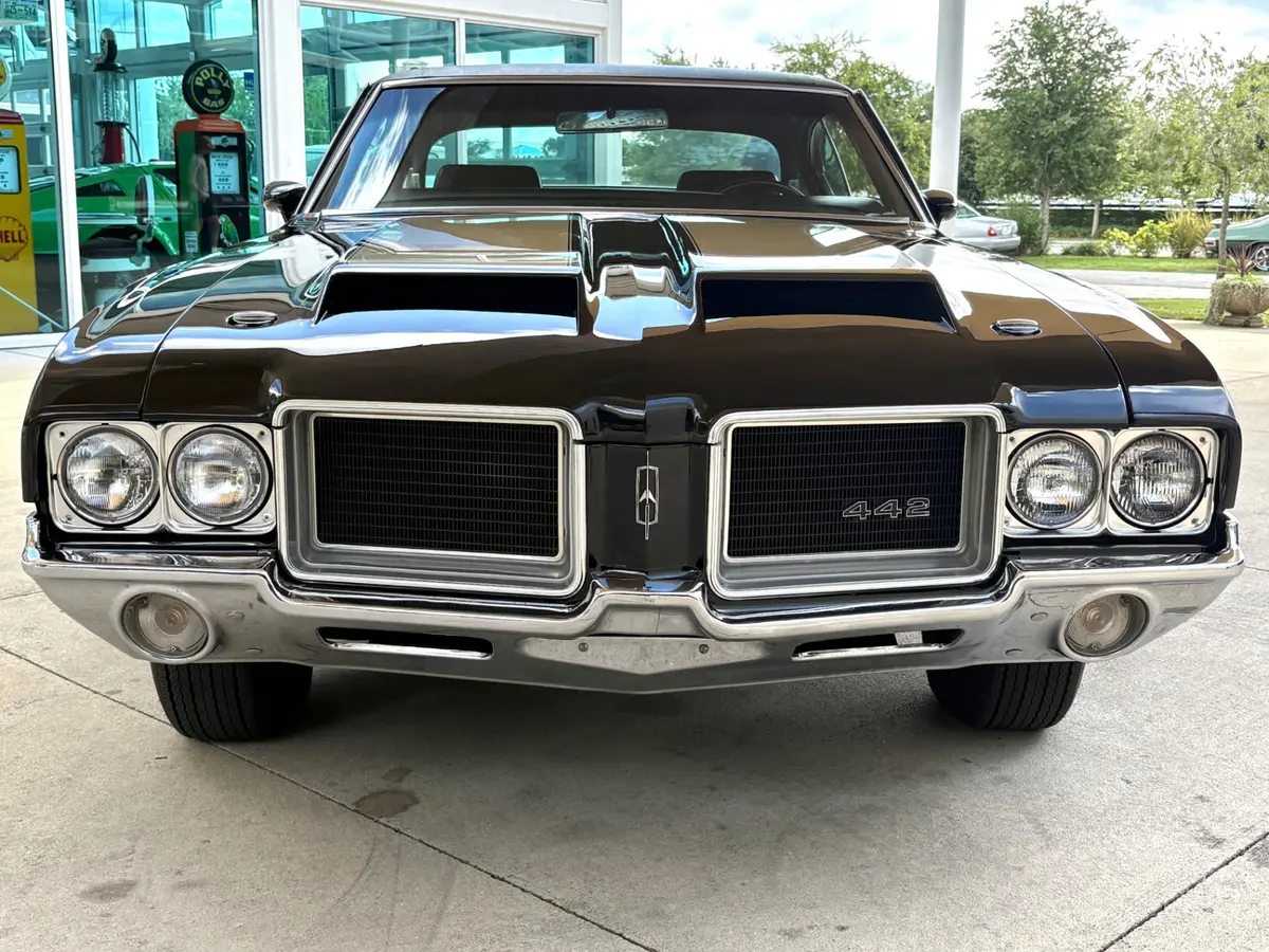 Vehicle photo 2