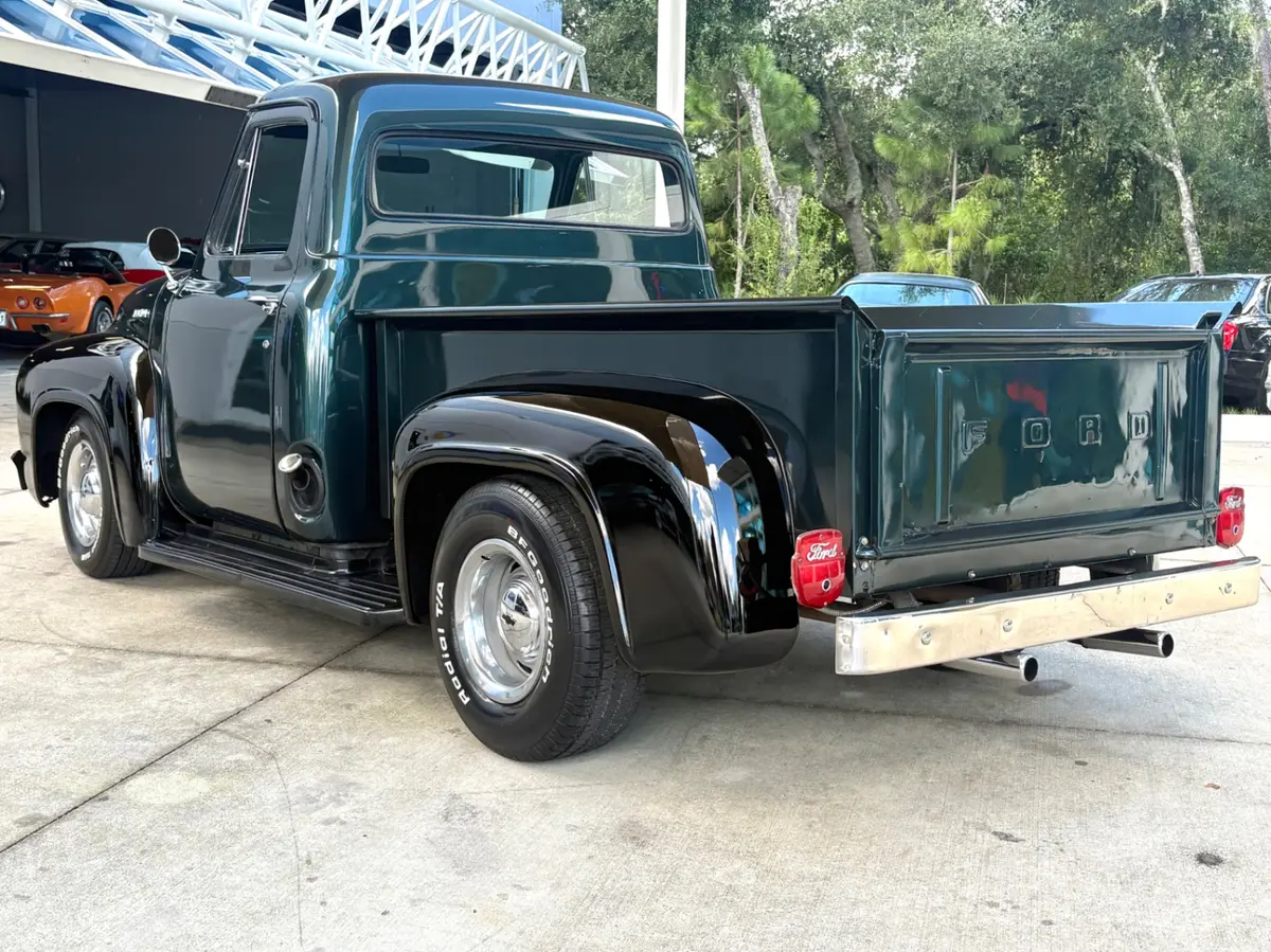 Vehicle photo 9