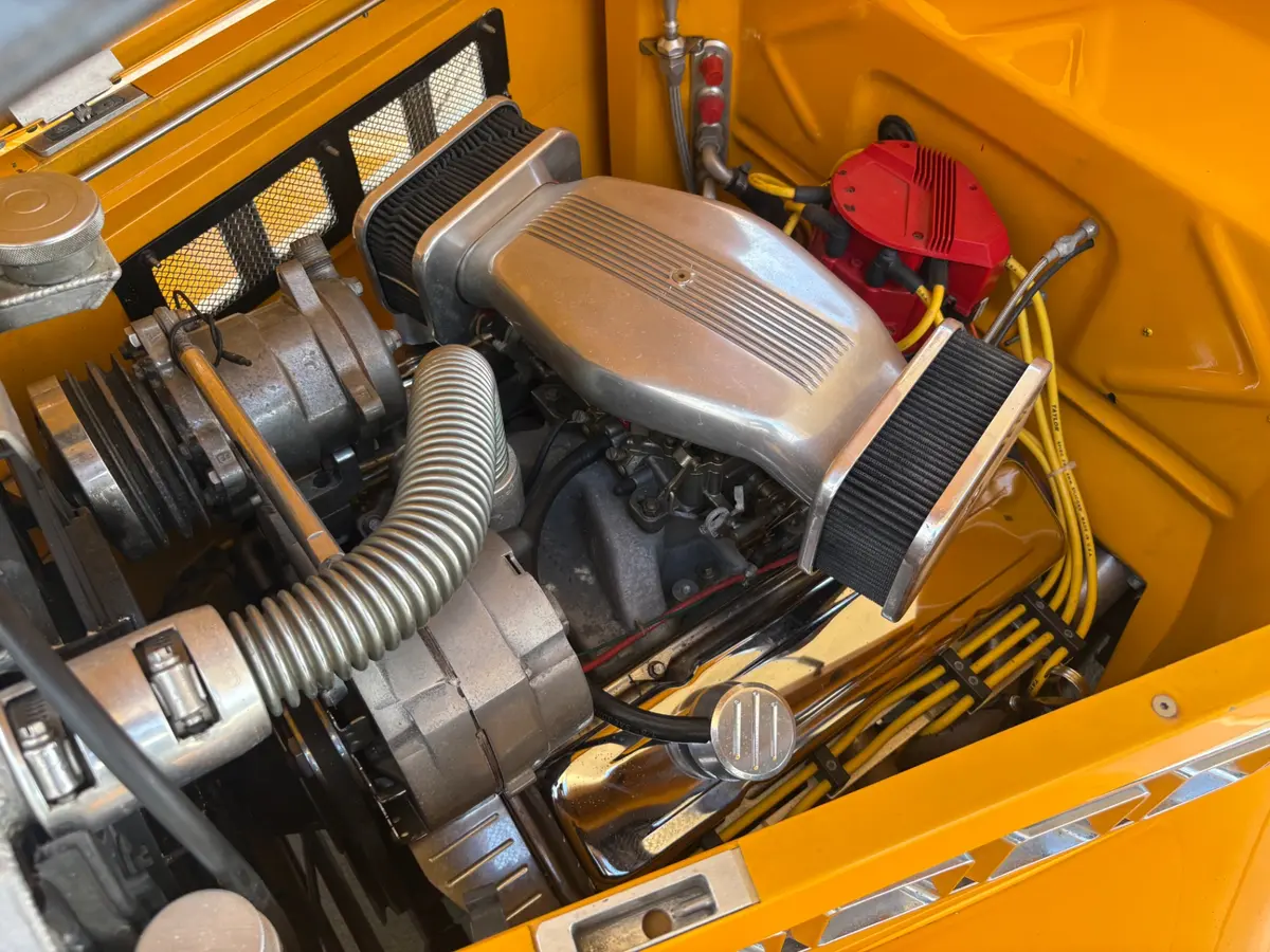 Vehicle photo 24