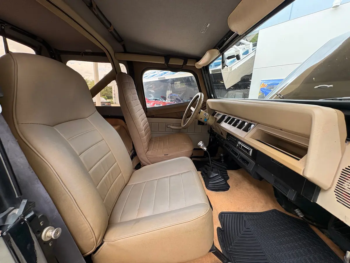 Vehicle photo 40