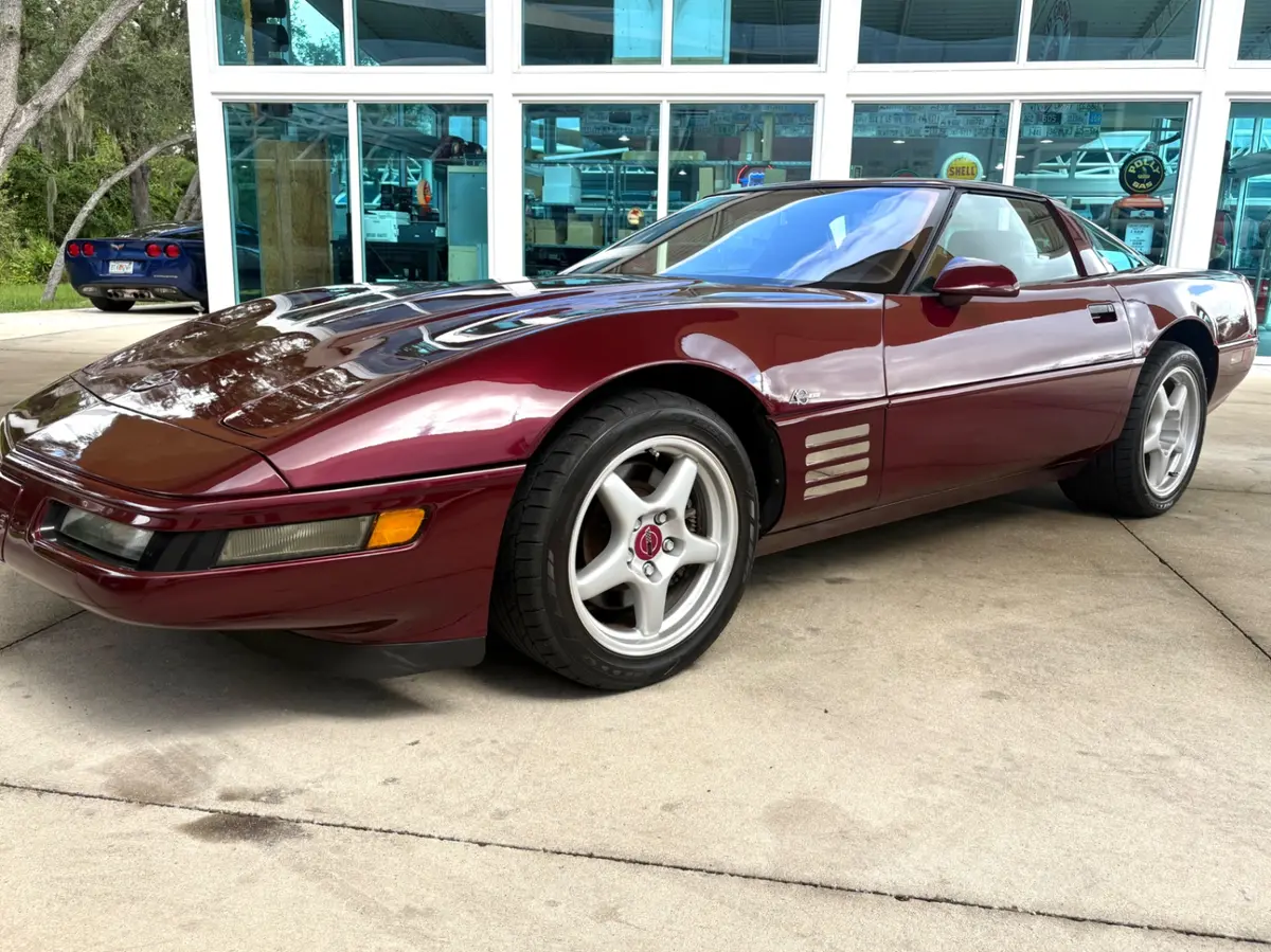 Vehicle photo 12