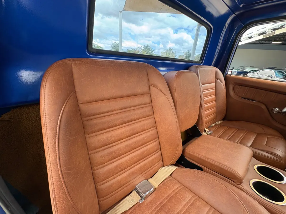 Vehicle photo 40