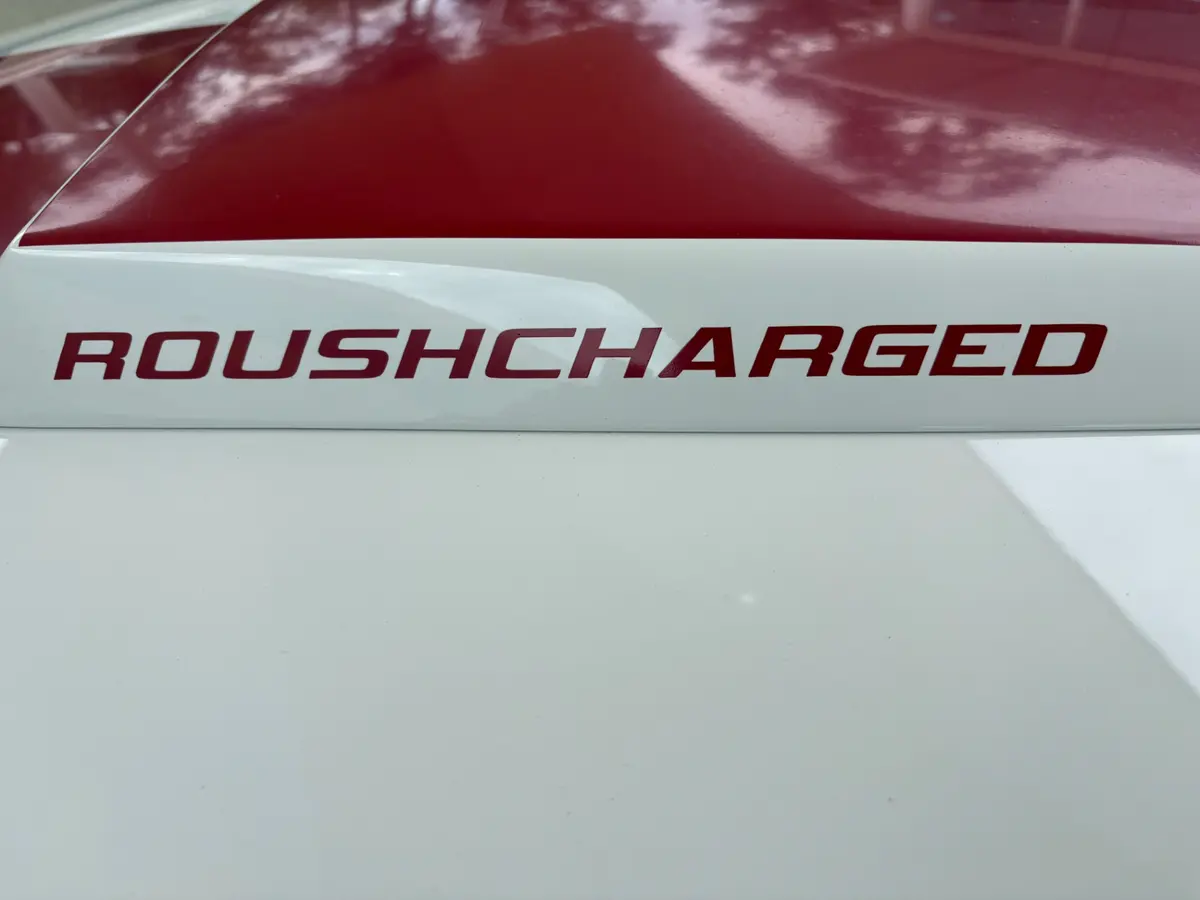 Vehicle photo 23