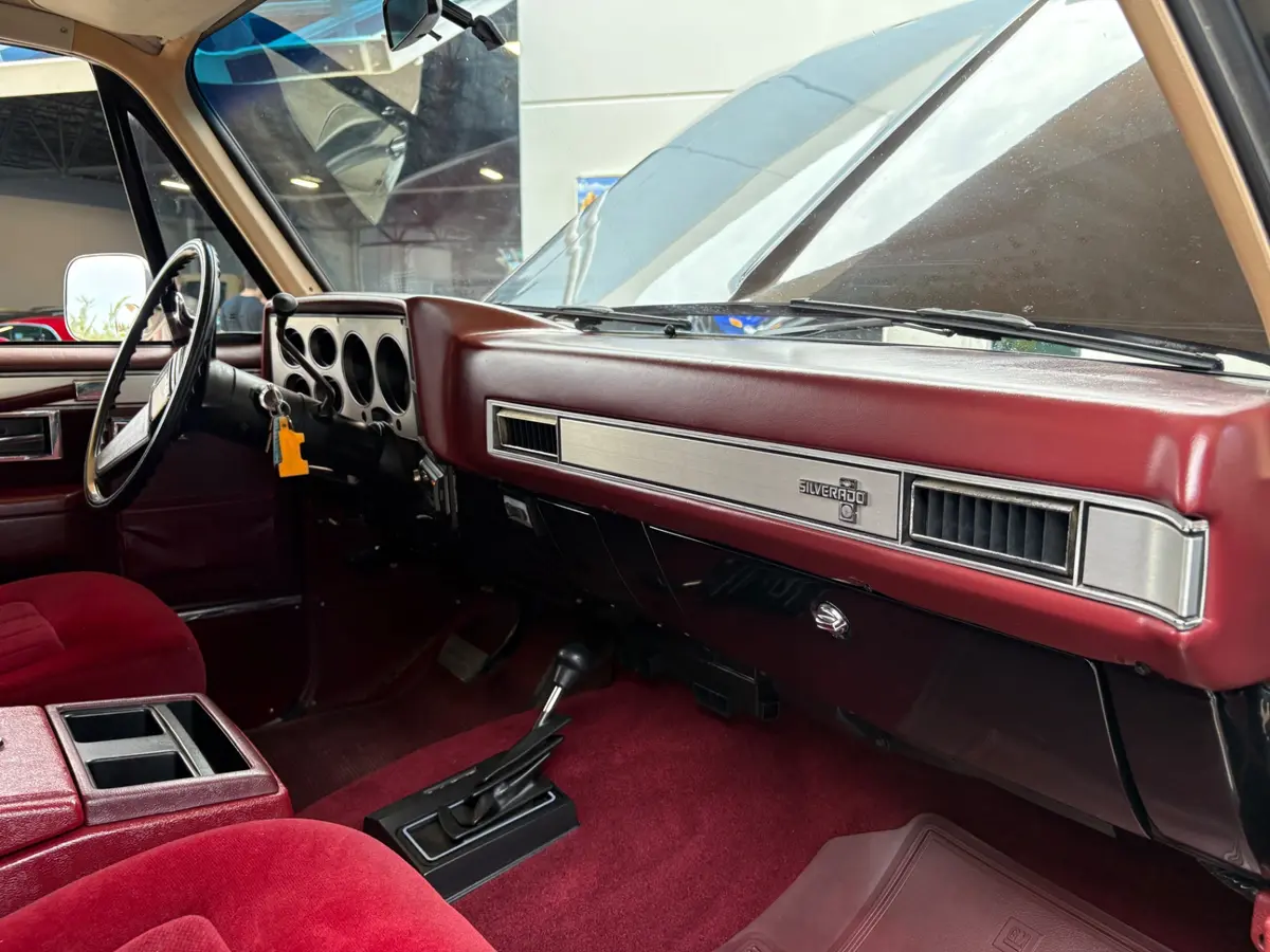 Vehicle photo 39